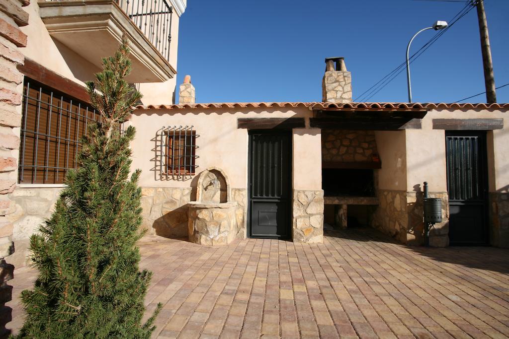 Alojamientos Rurales La Fuente Villalba de la Sierra Exterior photo