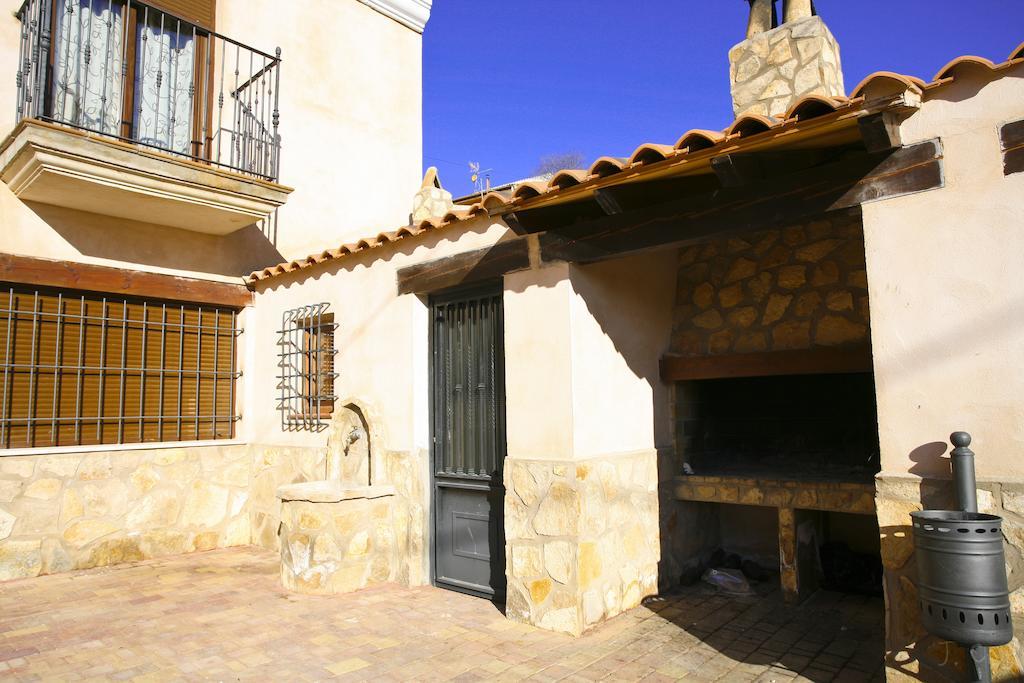 Alojamientos Rurales La Fuente Villalba de la Sierra Exterior photo